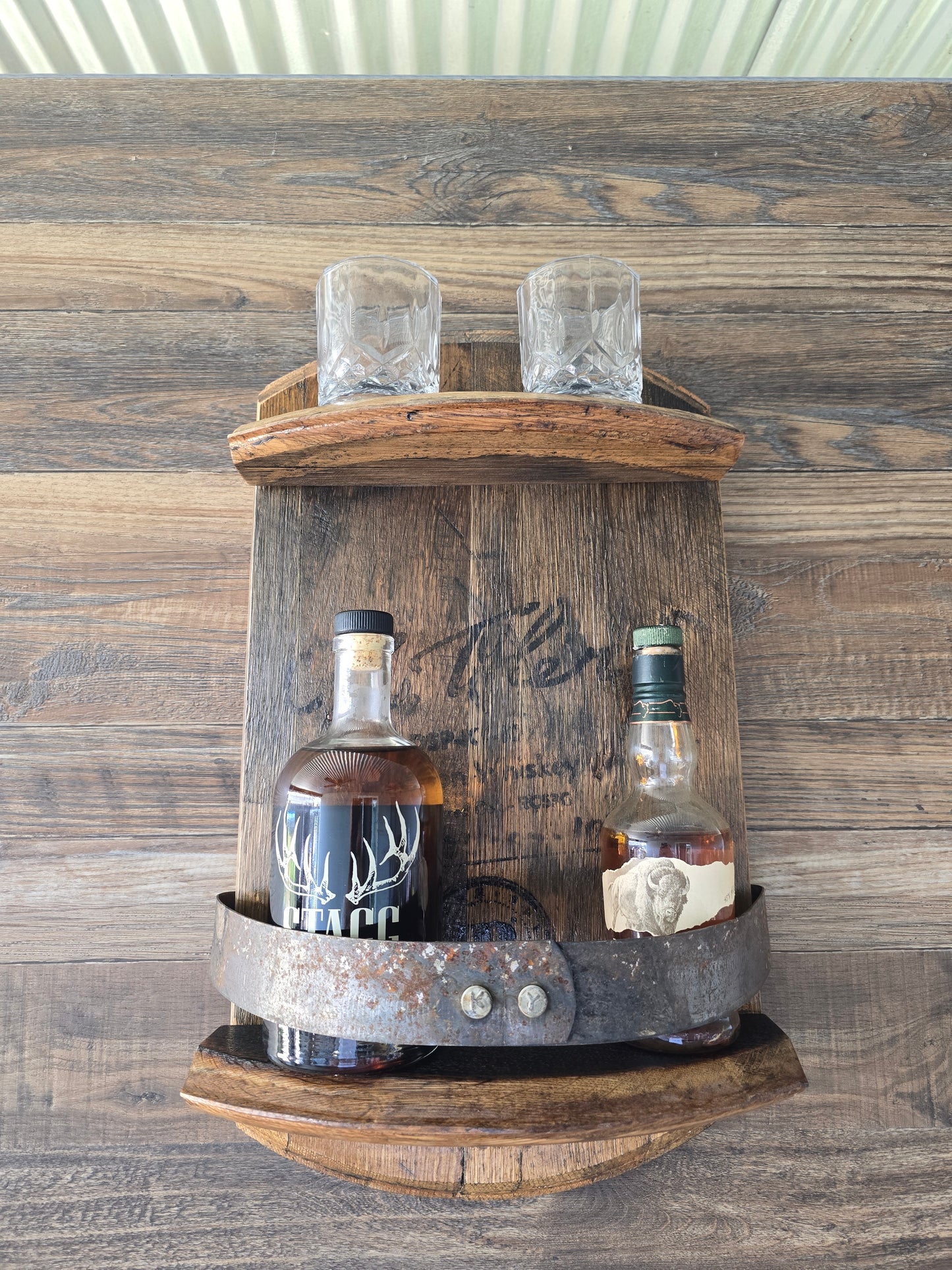 Display shelf with free gift